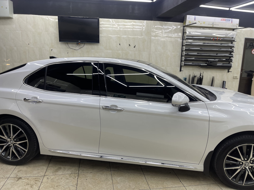 Тонировка в круг 35% — Toyota Camry (XV70), 2,5 л, 2023 года | тюнинг ...