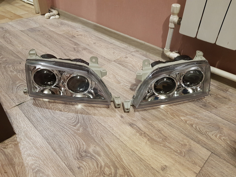 Фары от Виндом в Корона Премио рестаил (без гдазок) — Toyota Corona ...