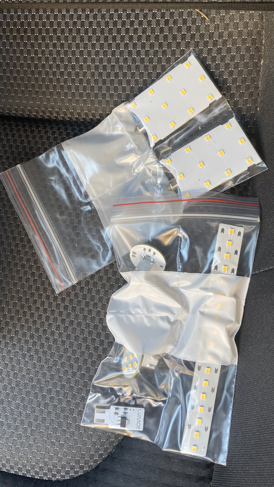 Замена освещения салона — SEAT Altea Freetrack, 2 л, 2012 года | своими ...