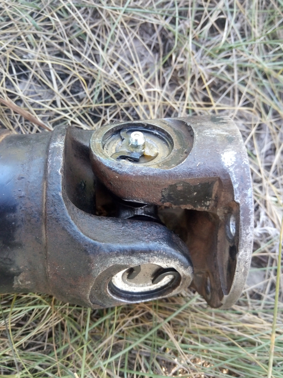 yx1TANoXjwfmfGFNu s3fZOhBkM 960 Как выбить крестовину нива шевроле