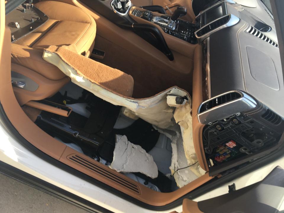 Вода под передним пассажирским ковриком. Кайен Таурег Аудиq7 — Porsche ...