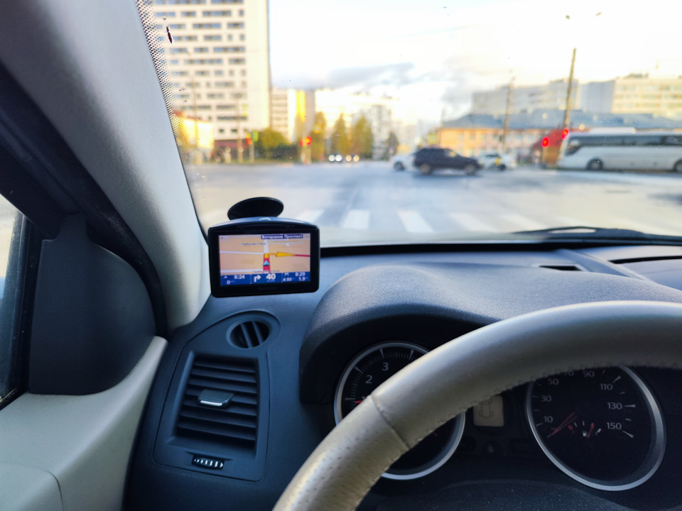 26. Навигатор как антирадар — TomTom Go 930 — Renault Megane II, 2 л ...