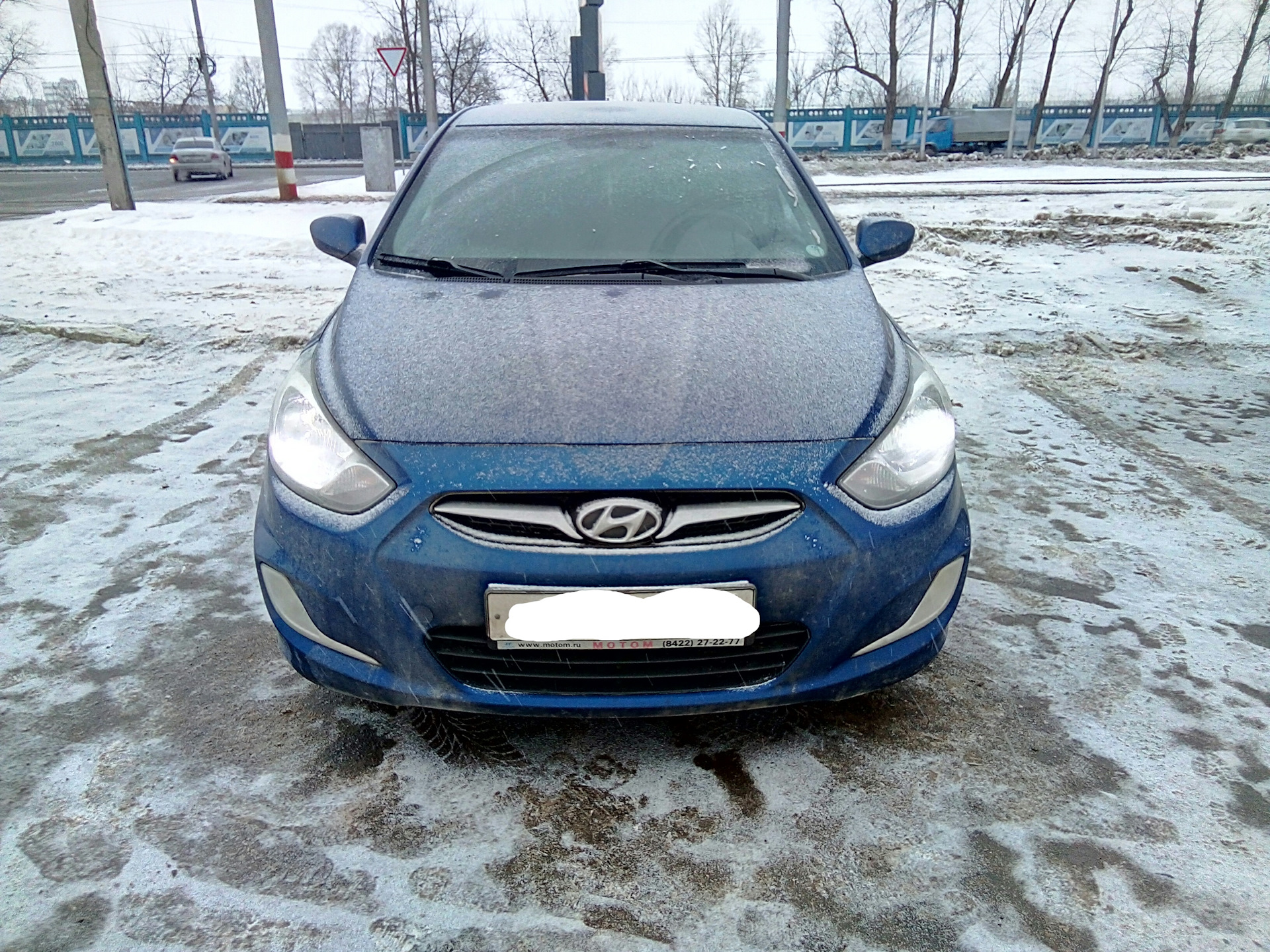 Лобовое хендай солярис 2012. Hyundai Solaris 2012 лэд лампы головного света. H4 led Солярис. Лёд лампы h4 на Солярис. Лед лампы h4 на Хундай Солярис 2012 года.