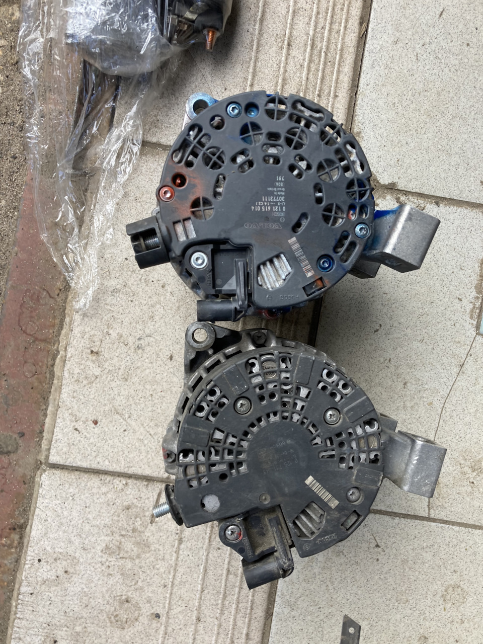 Фото в бортжурнале Volvo C30. Запчасти на фото: 0121615014, 30773111