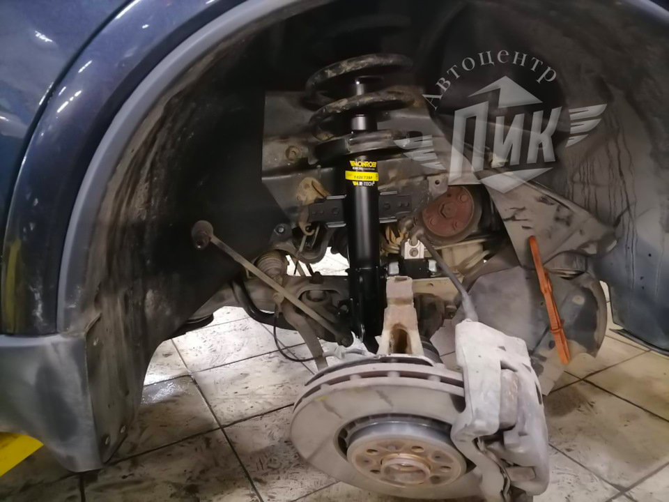 Замена передних амортизаторов Вольво — Автоцентр ПИК на DRIVE2