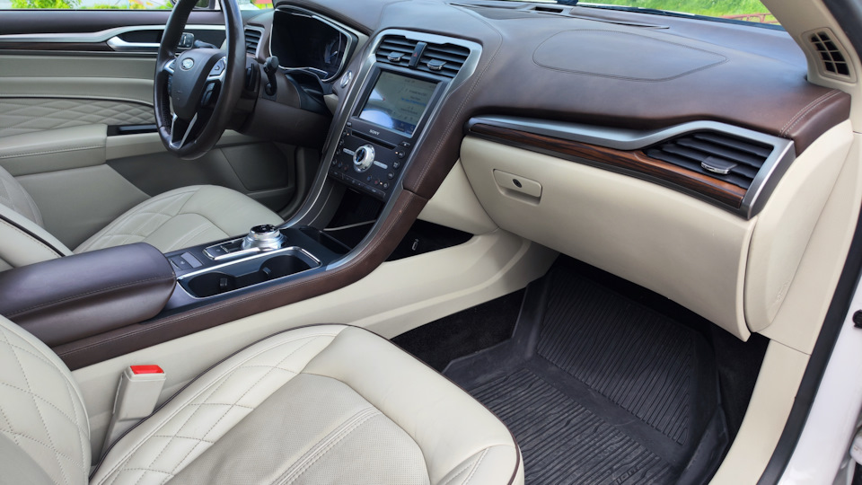 Ford Fusion (America) Platina