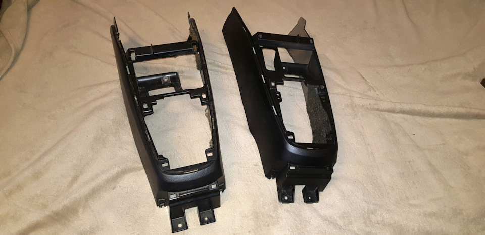 слева от lancer 9 (левый руль) справа от lancer cedia (правый руль) — Mitsubishi Lancer IX