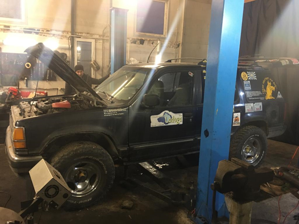 Фото в бортжурнале Ford Explorer (1G)