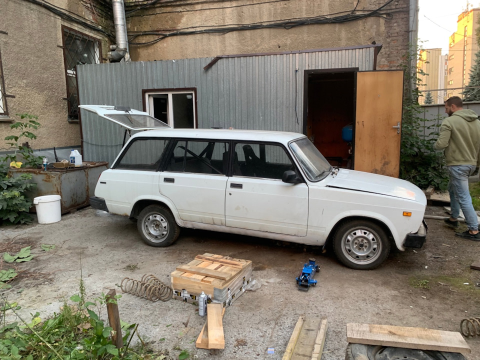 Замена пружин ваз 2104 — Lada 21043, 1,7 л, 2003 года | своими руками ...