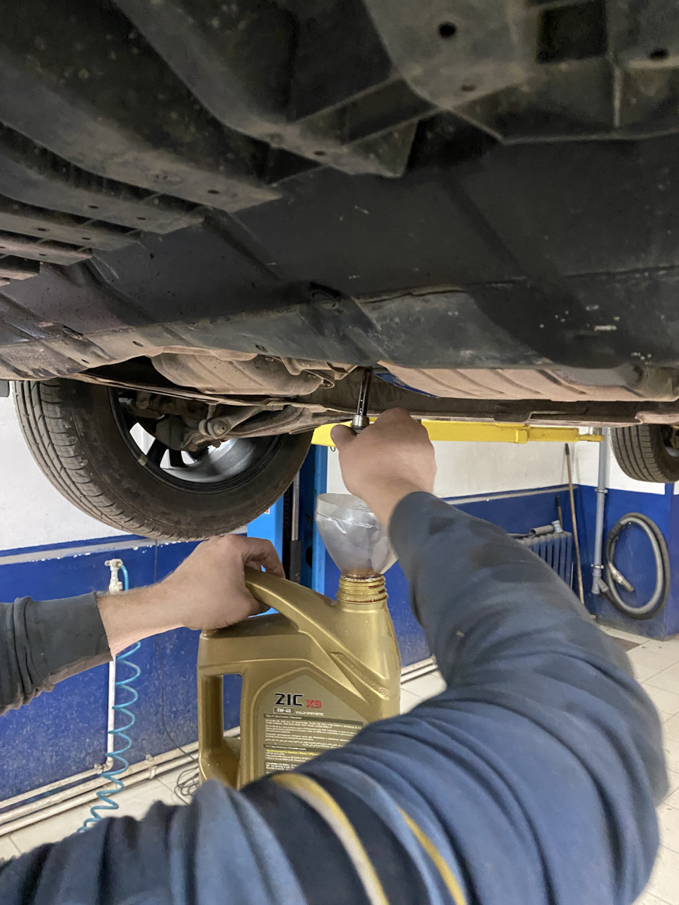 Фото в бортжурнале Toyota RAV4 (IV)