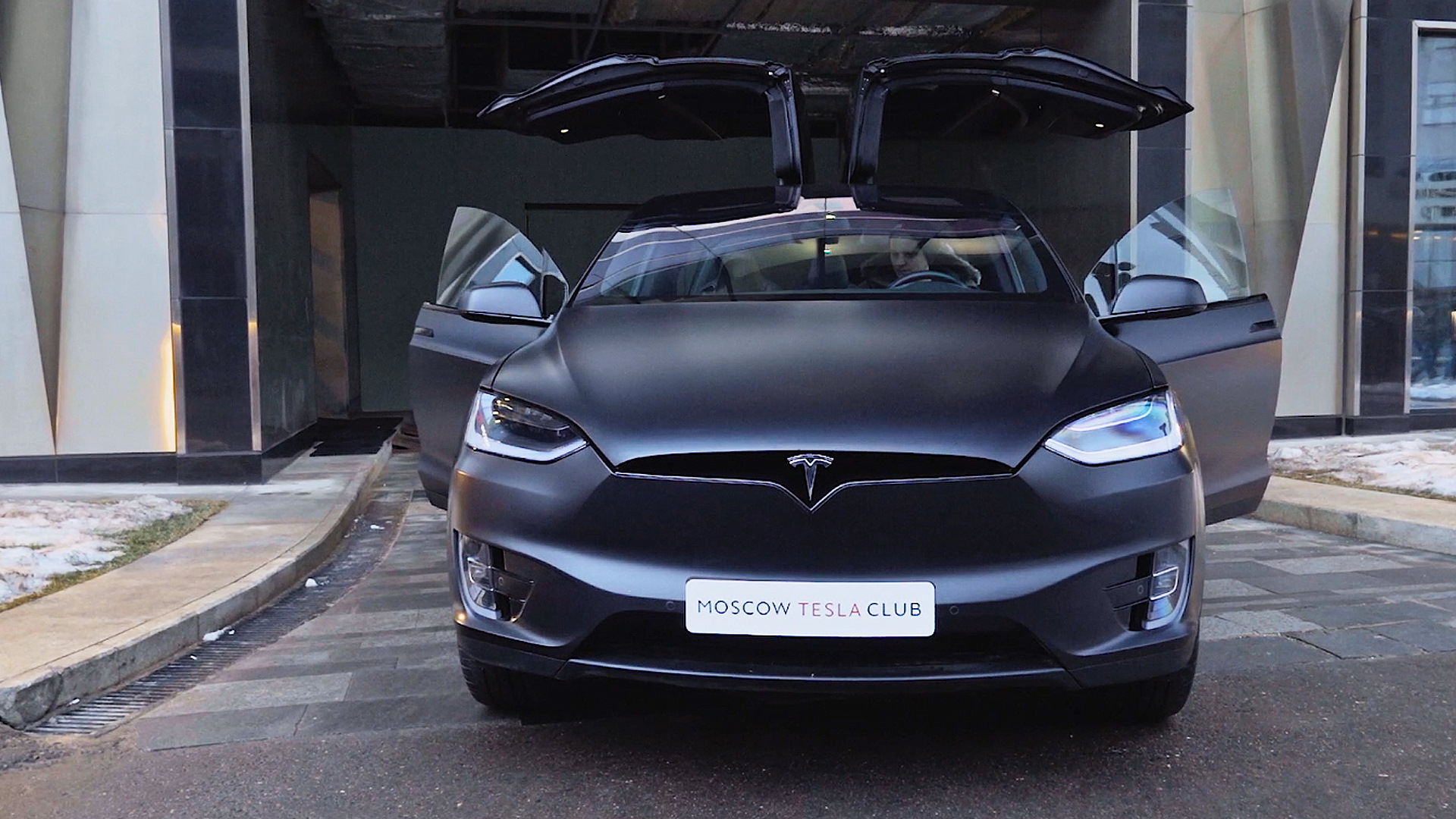 День с самым дорогим электрокроссовером в России ⚡ Почему эта Tesla Model X  стоит 16 млн рублей? — «Видеосюжеты» на DRIVE2