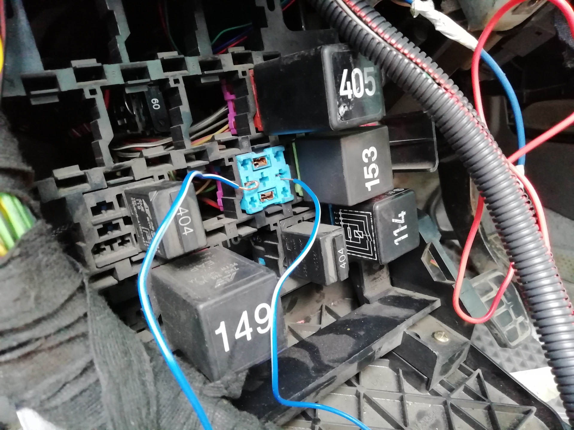 Не работает вентилятор при включении кондиционера рено