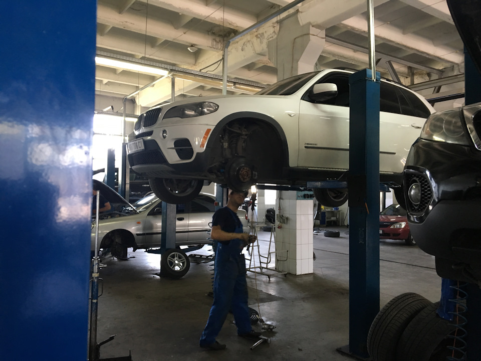 подняли машину, впрочем, как и все остальные! — KIA Sorento (2G)