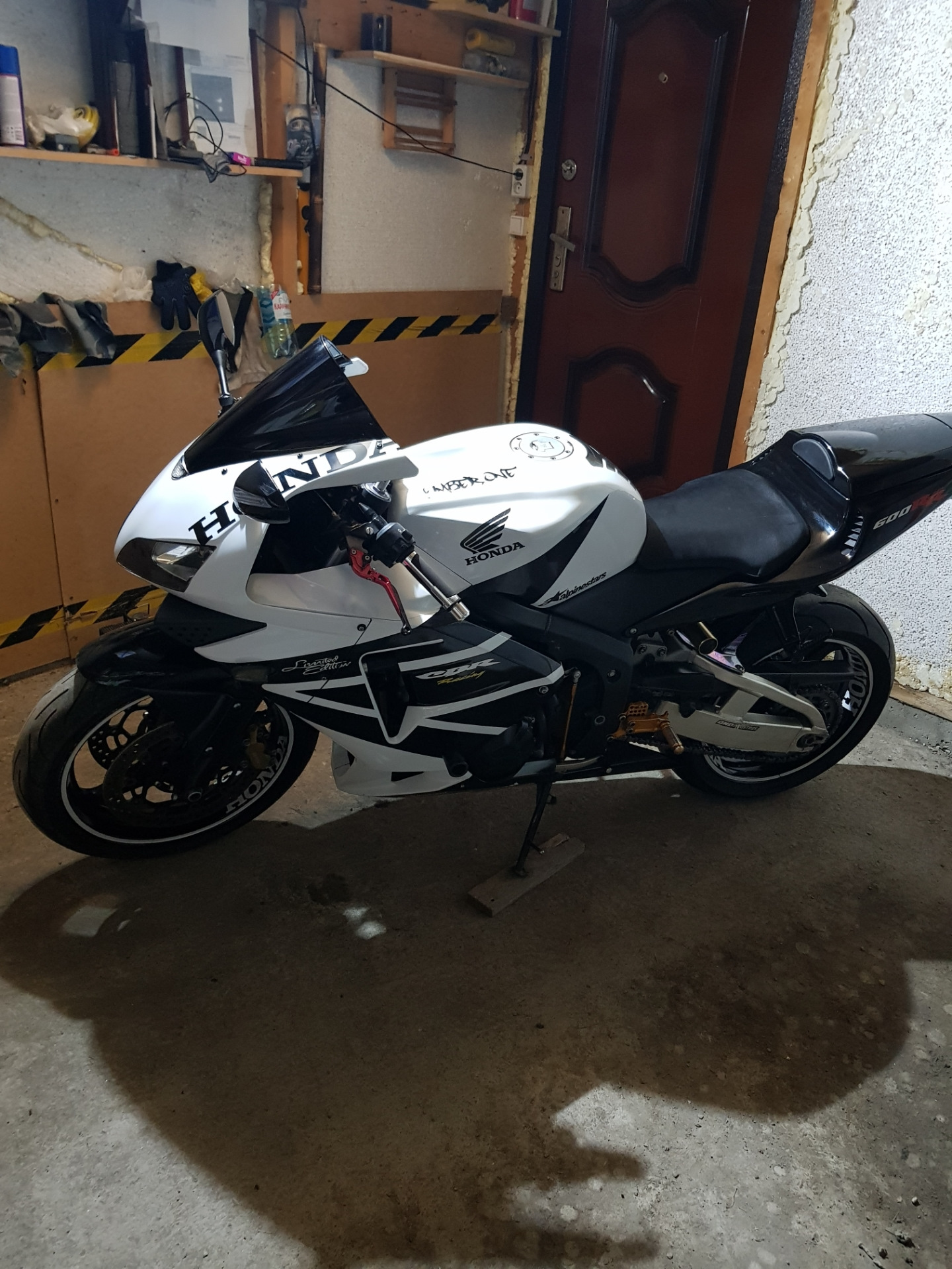 Замена сальников вилки Honda cbr600rr 2003, и как вывесить переднее колесо)  — DRIVE2