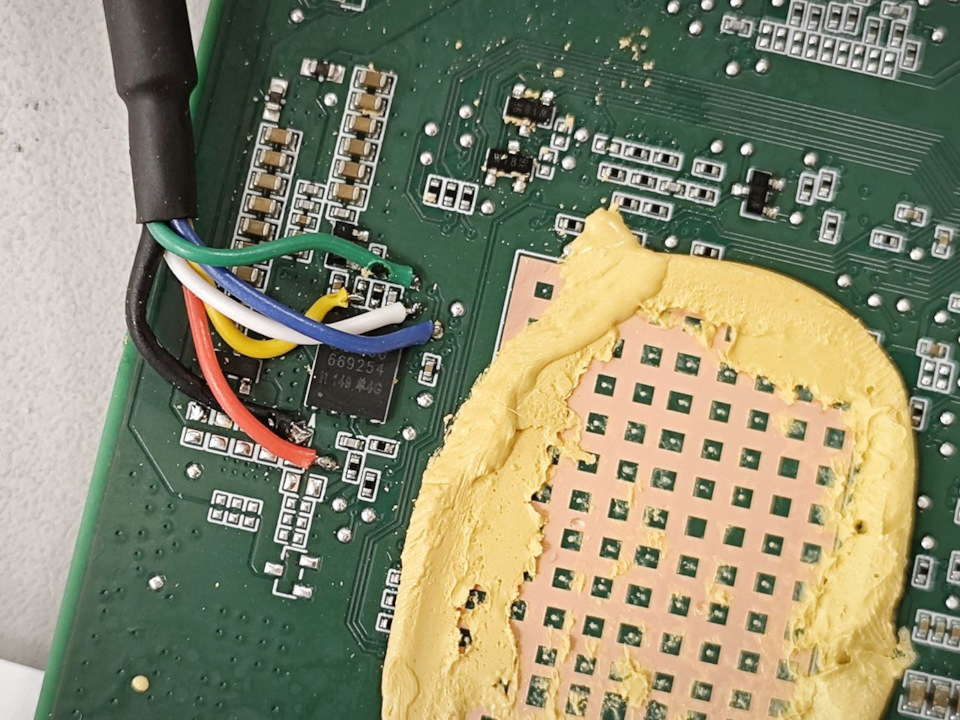 Припаяные провода — Voyah Free