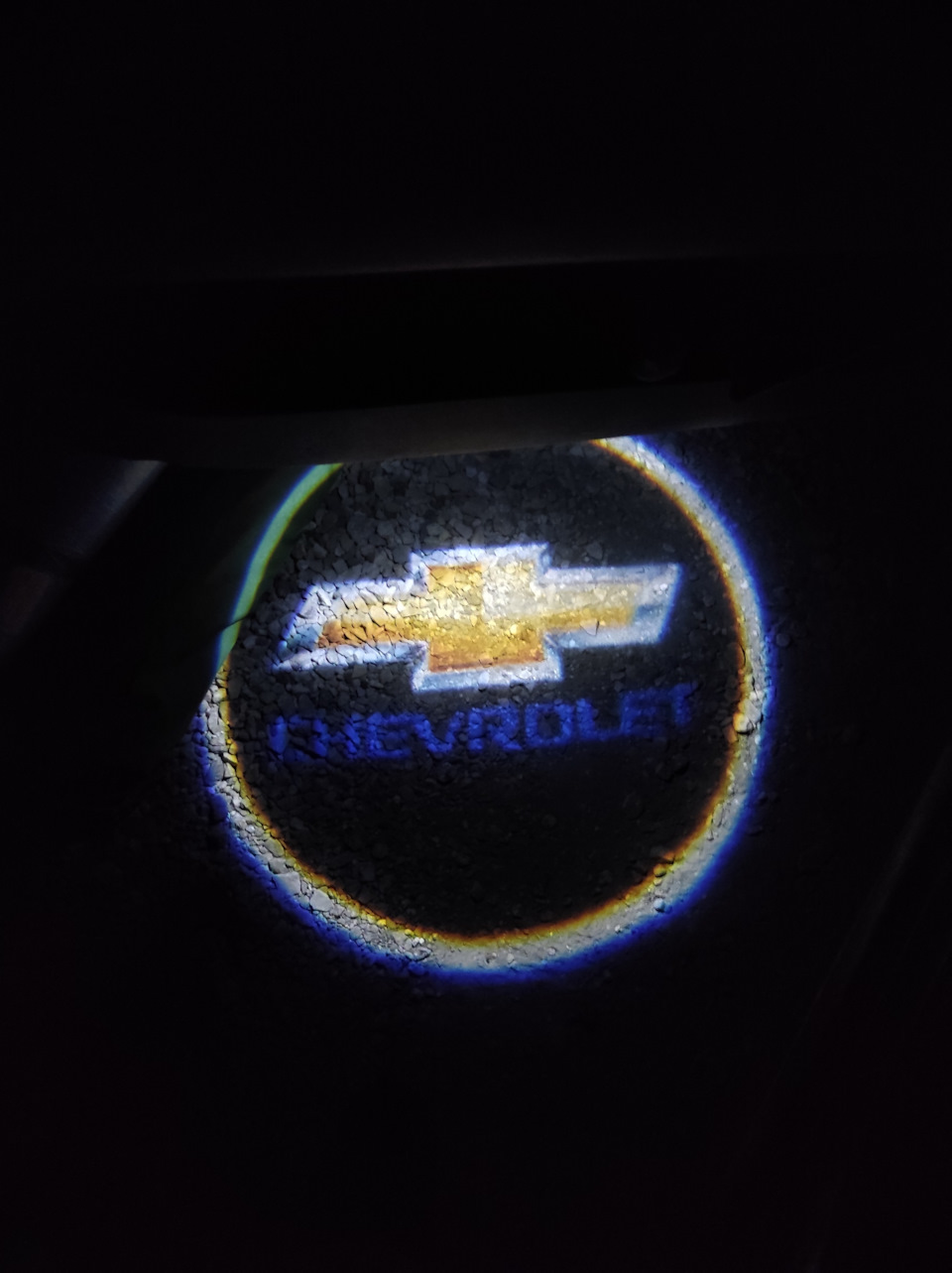 Подсветка с логотипом в двери — Chevrolet Lacetti Sedan, 1,6 л, 2012 ...