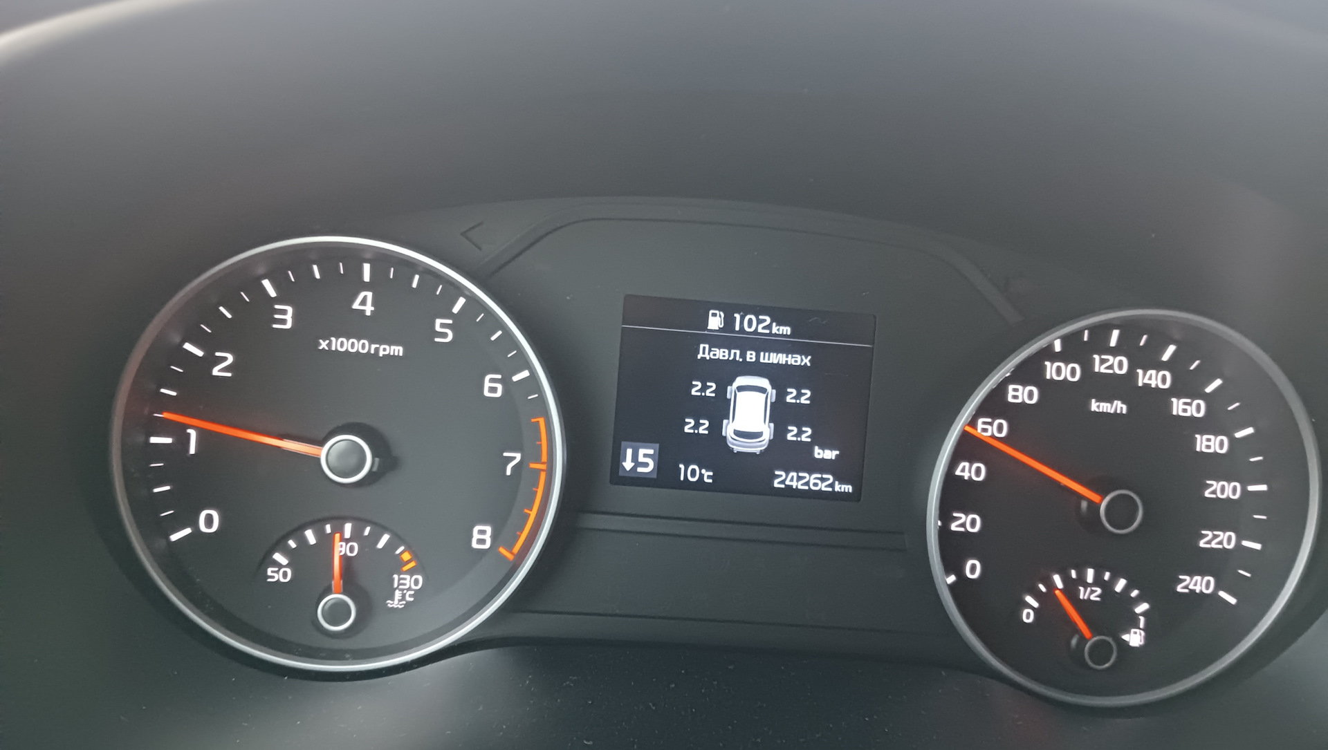Литые диски и датчики давления — KIA Sportage (4G), 2 л, 2020 года ...