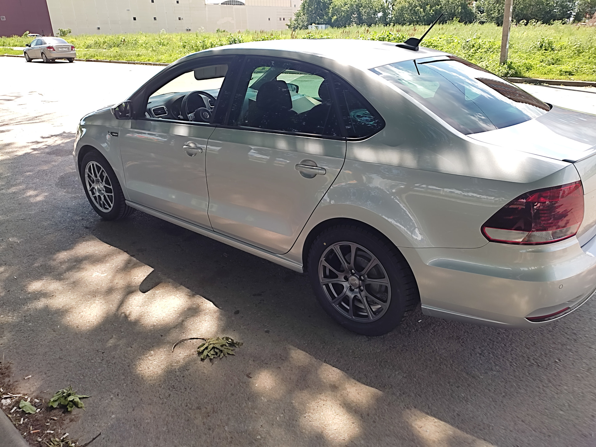 195/55 r16 polo sedan