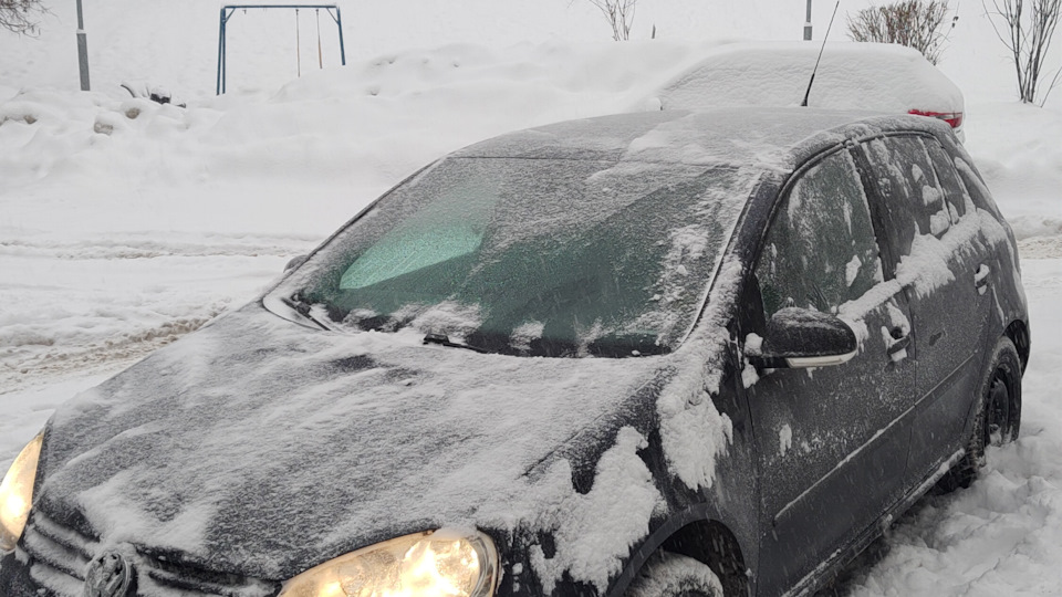 Стук при движении без газа — Volkswagen Golf Mk5, 1,6 л, 2007 года ...