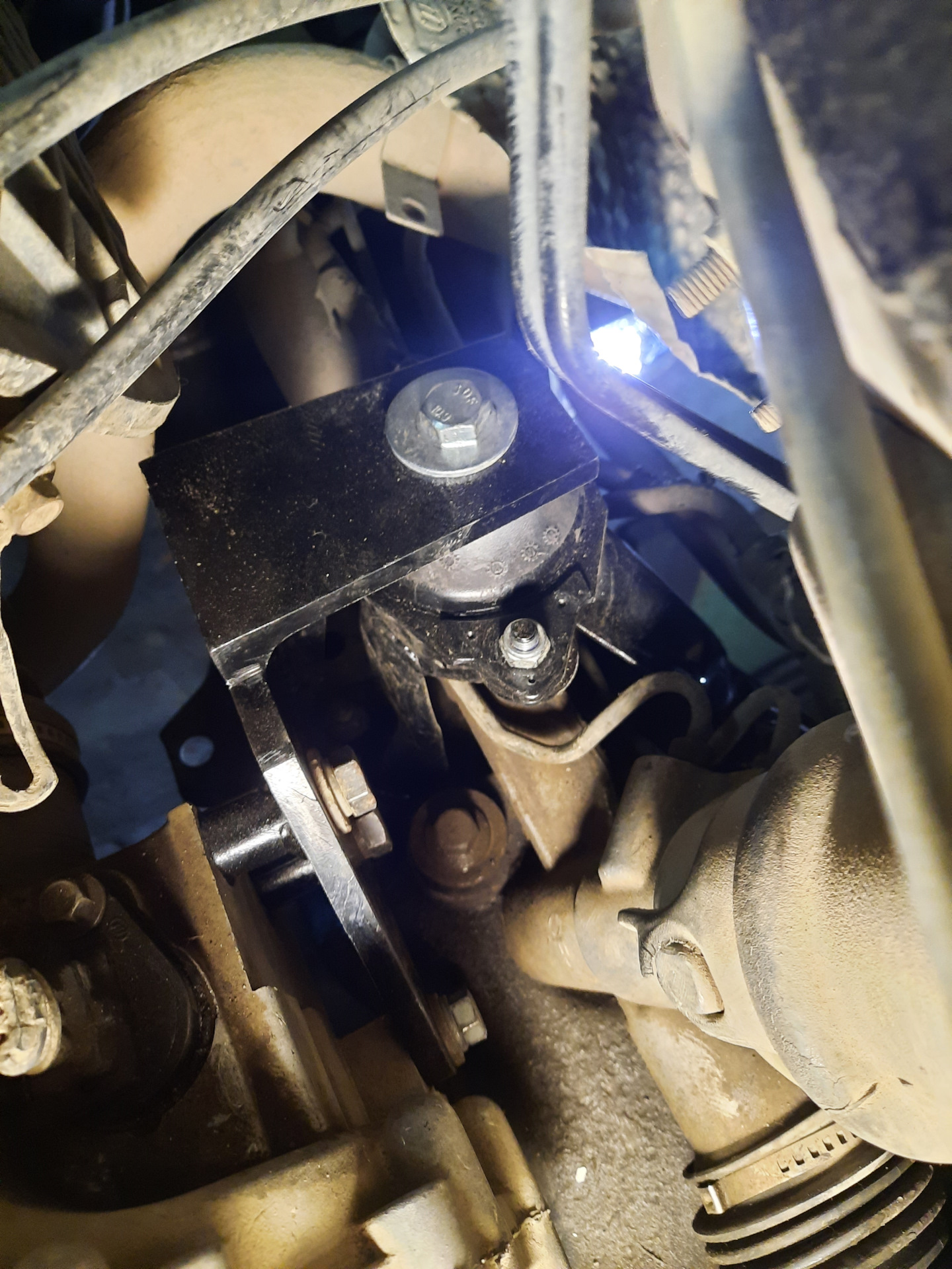 Лифан х 60 дребезжание выхлопной системы. Вибрация выхлопной трубы лифан солано 620. Вибрации лифан солано. Вибрация солано. Вибрация солано.