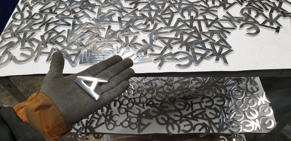 Гидроабразивная резка + декоративная шлифовка + полировка деталей из ...