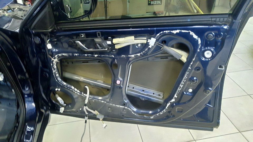 Дверь, настоящего корча. — Honda Accord (10G)