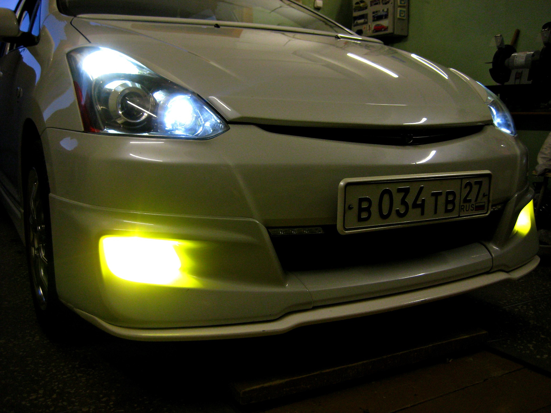 Желтые LED лампы в туманки — Toyota Wish (AE10), 1,8 л, 2005 года |  стайлинг | DRIVE2