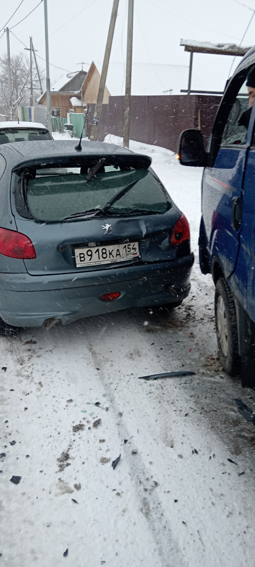 Попал в дтп, стоя на месте — Peugeot 206, 1,6 л, 2005 года | ДТП | DRIVE2