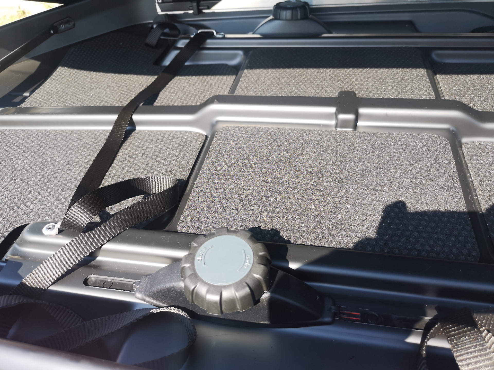 Бокс на крышу Volvo Space Design 420+фаркоп Бизон — Volvo XC90 (1G), 2 ...