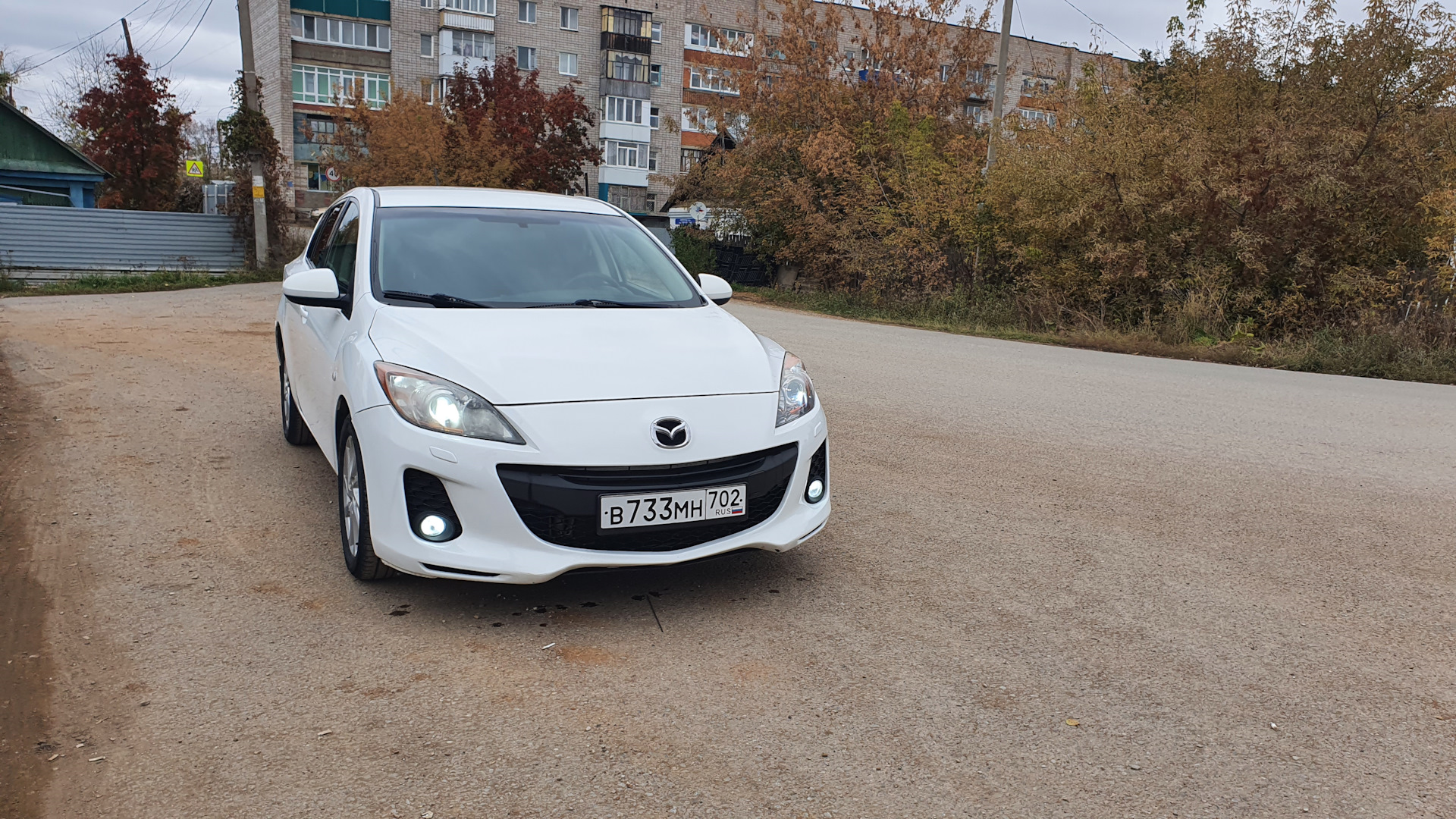 Mazda 3 (2G) BL 1.6 бензиновый 2011 | Белый перламутр на DRIVE2