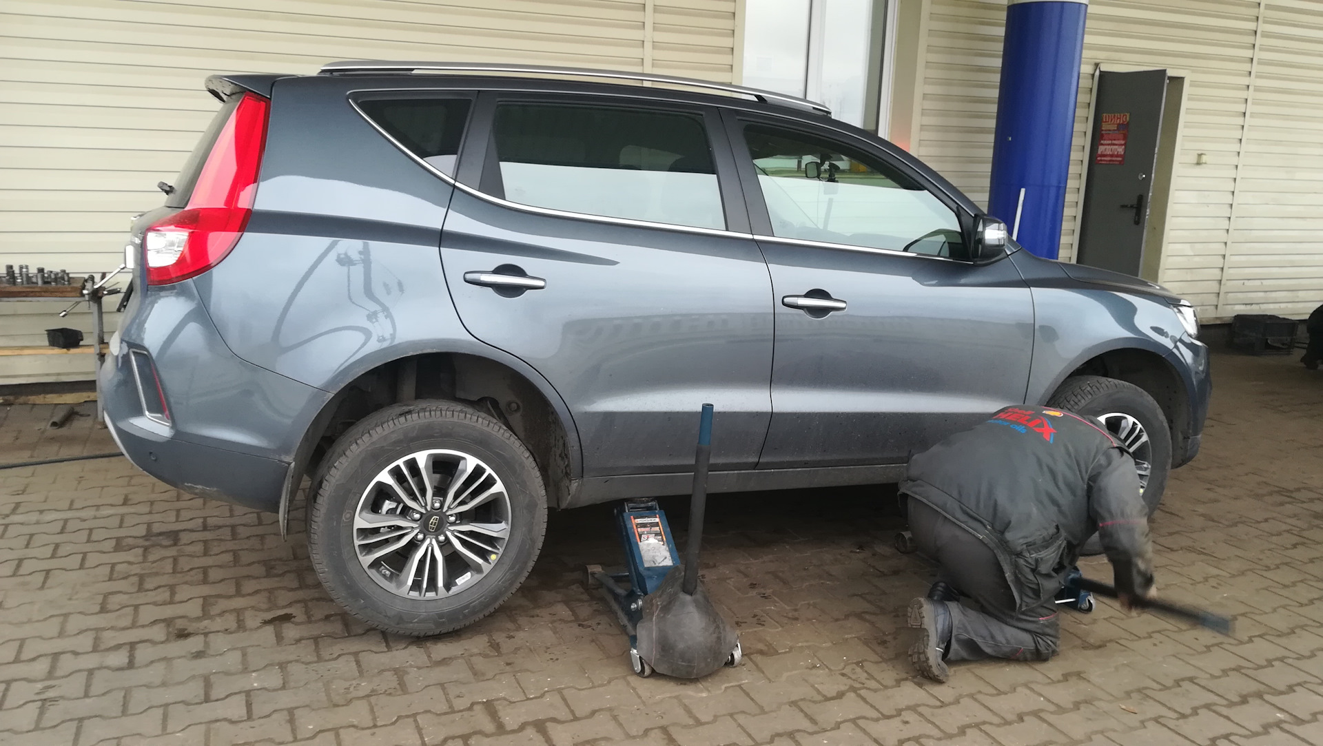 Зимние шины 225/65 R17 — Geely Emgrand X7, 2 л, 2019 года | шины | DRIVE2