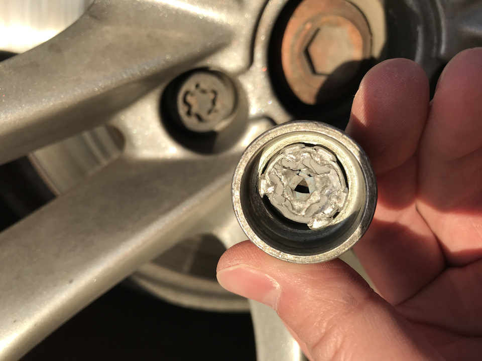 Сломалась секретка — Audi A5 (1G), 3 л, 2009 года | поломка | DRIVE2