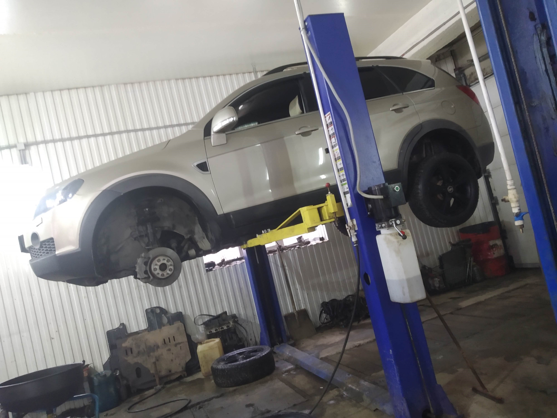 Шаровая и сайлентблоки передней подвески — Chevrolet Captiva (1G), 3,2 ...
