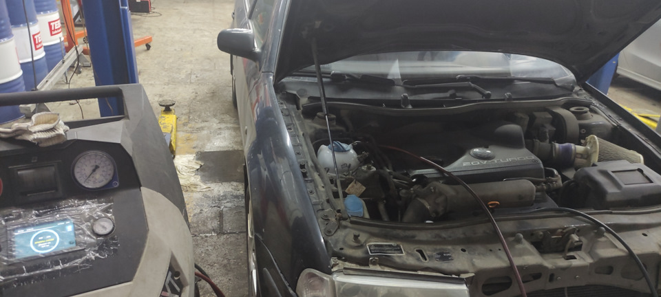 Стуки при повороте направо + шиномонтаж + перезаправка А/С — Skoda ...