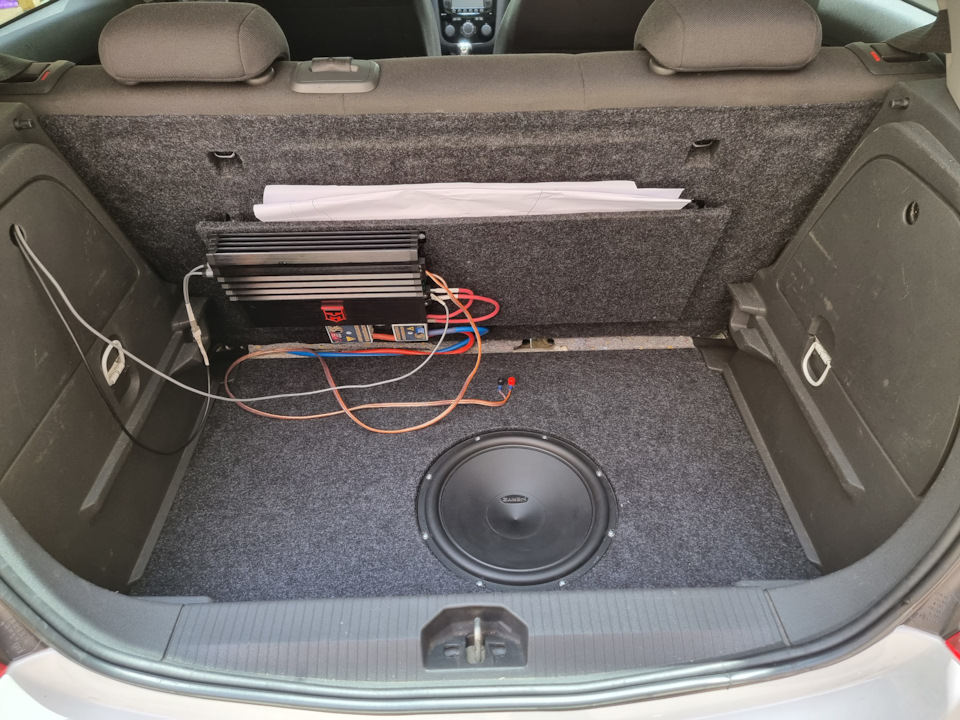 Corsa hot sale d subwoofer