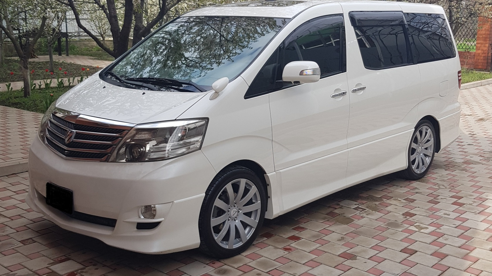 Toyota Alphard 2.4 гибридный (Plug-in) 2007 | на DRIVE2