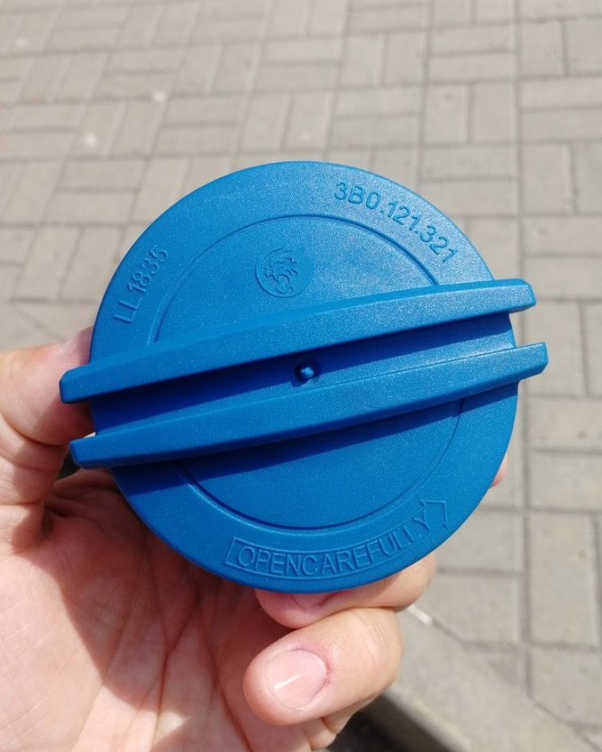 Замена расширительного бачка ОЖ — Skoda Superb Combi (Mk2), 2 л, 2011 ...