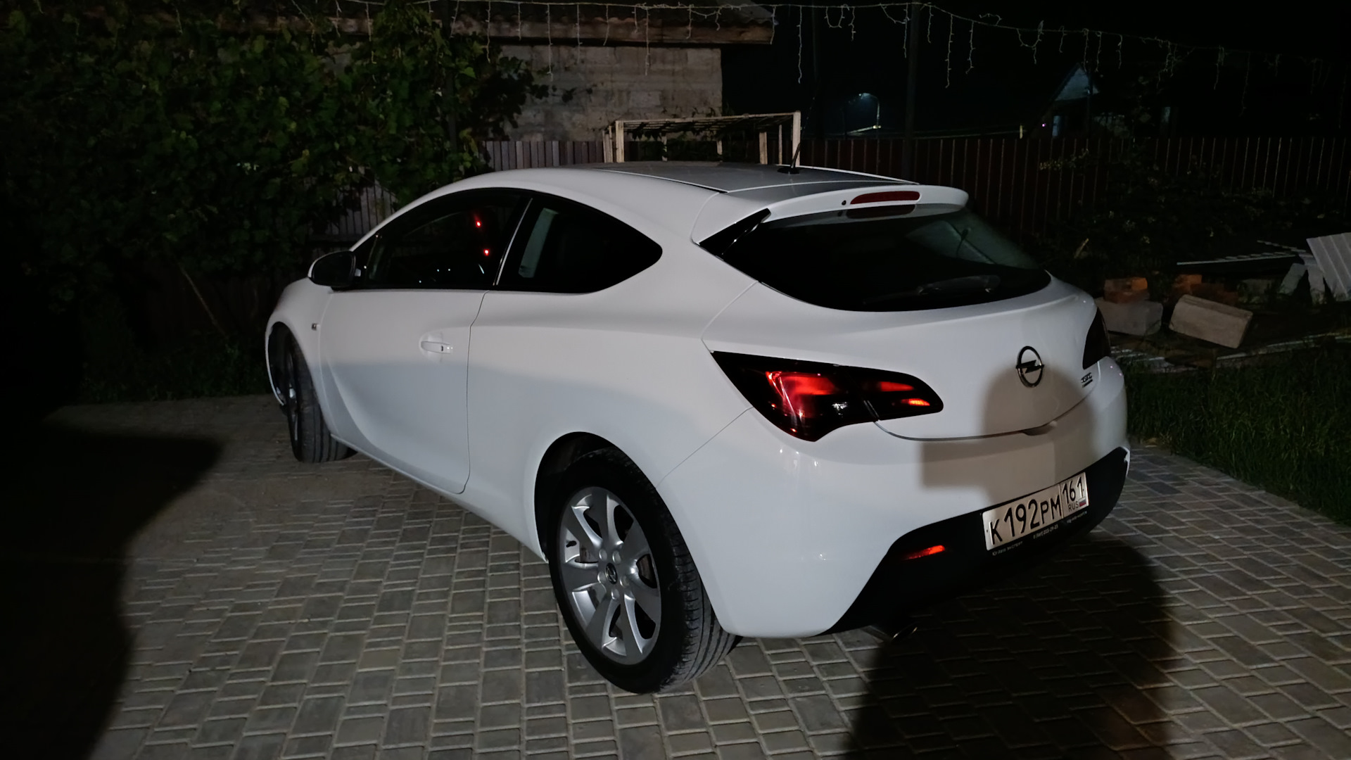 Opel Astra J GTC 1.4 бензиновый 2012 | Фауст 