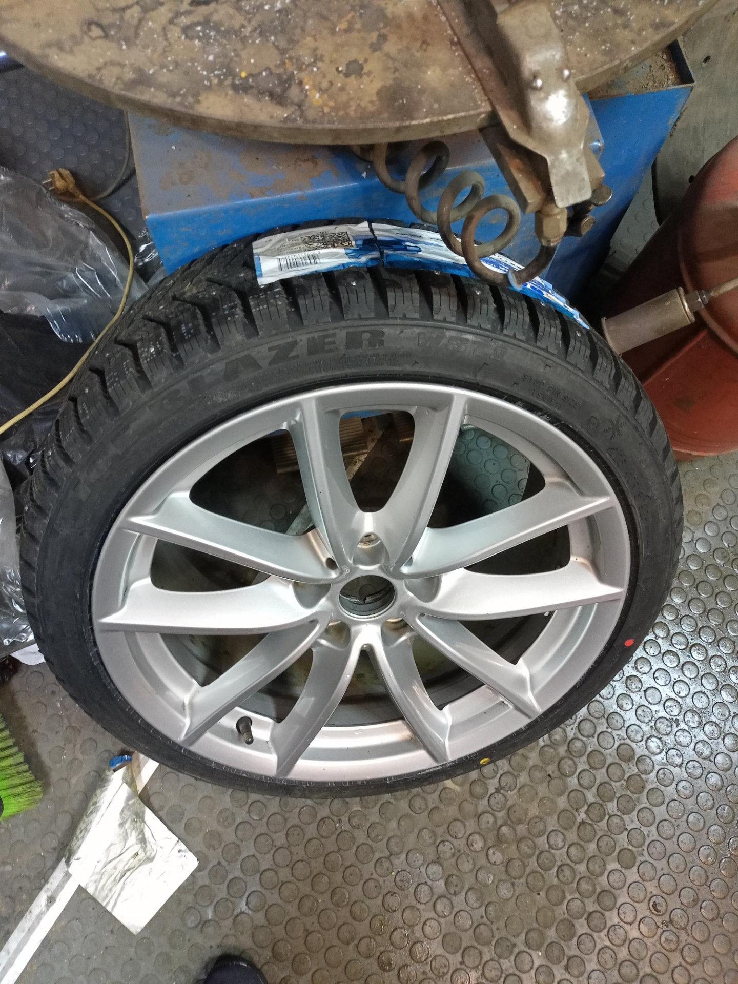 18 диски от БМВ 618 стиль — Skoda Octavia Combi A7 Mk3, 1,8 л, 2016 ...