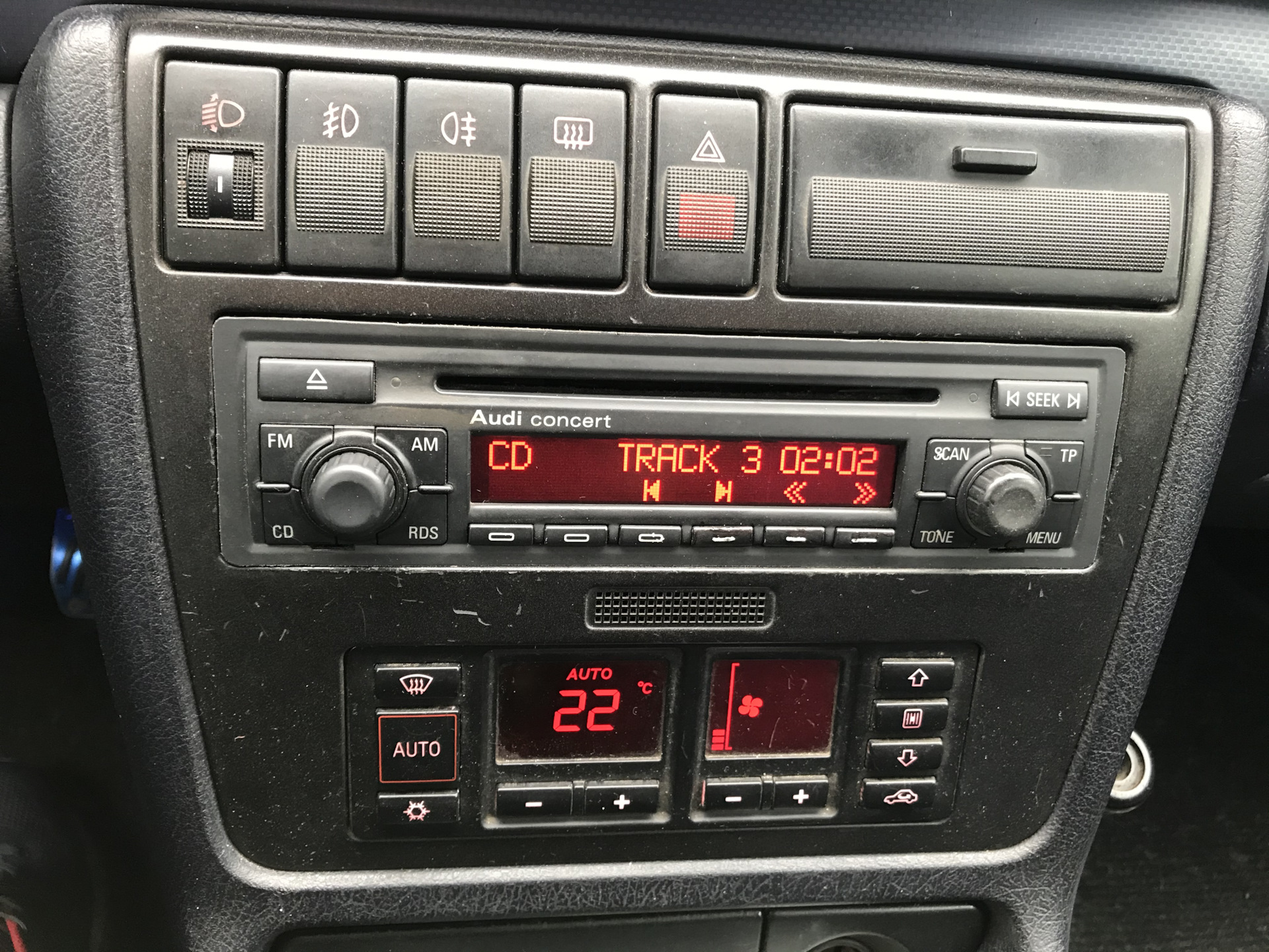Замена штатной магнитолы на штатную CD — Audi A4 (B5), 2,4 л, 1999 года ...