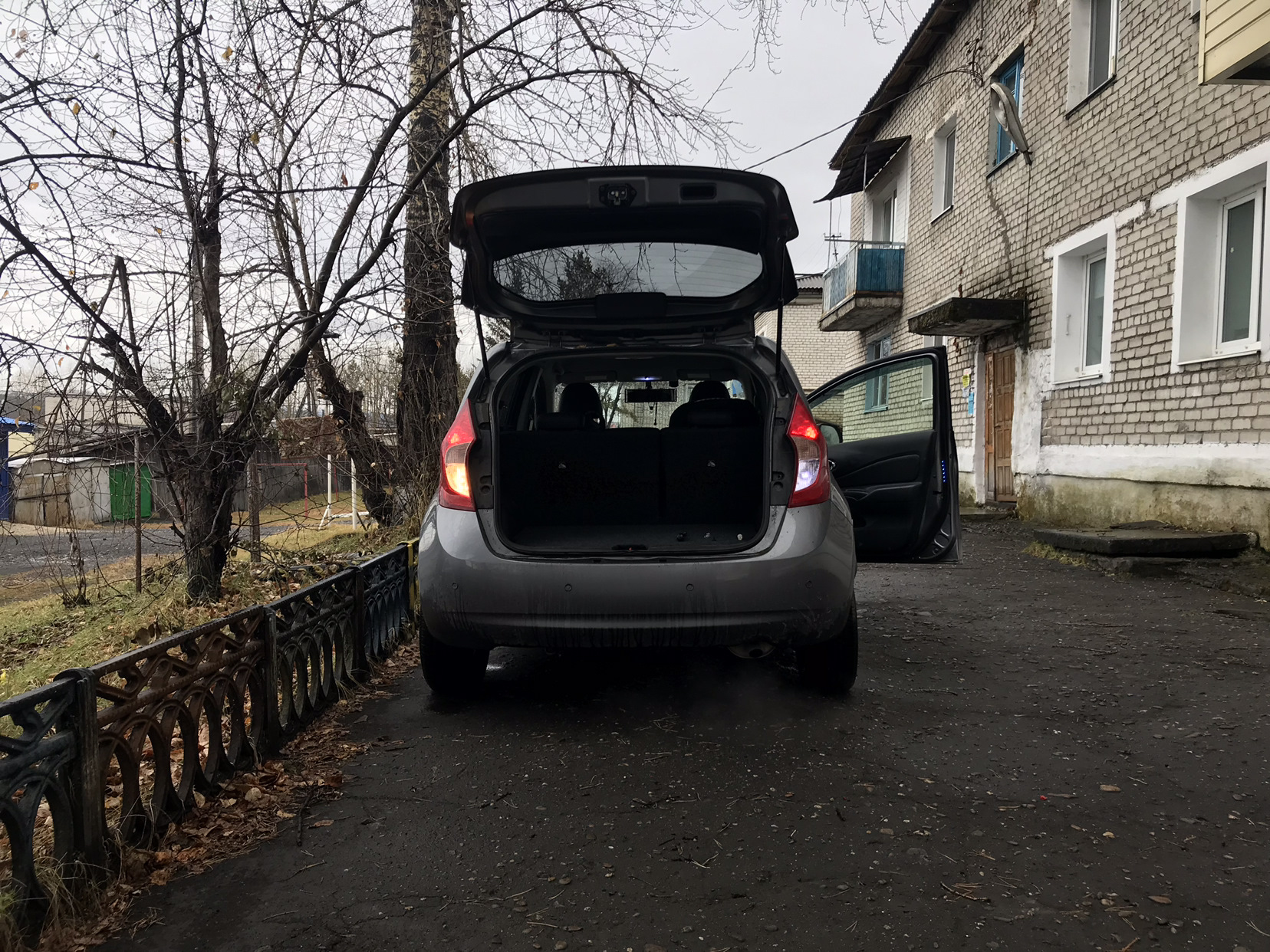 заднего хода ниссан ноут