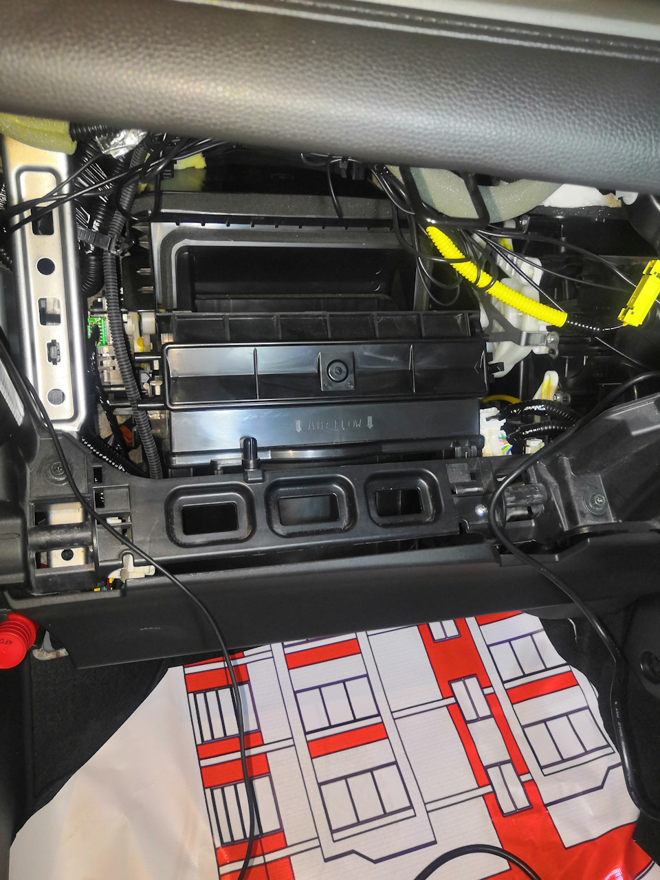 Установка DVB T2 приставки — Honda Fit (3G), 1,5 л, 2014 года ...