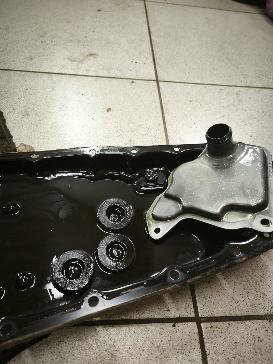 Грязный поддон вариатора (стружки на магнитах не обнаружено) — Nissan X-Trail III (t32)