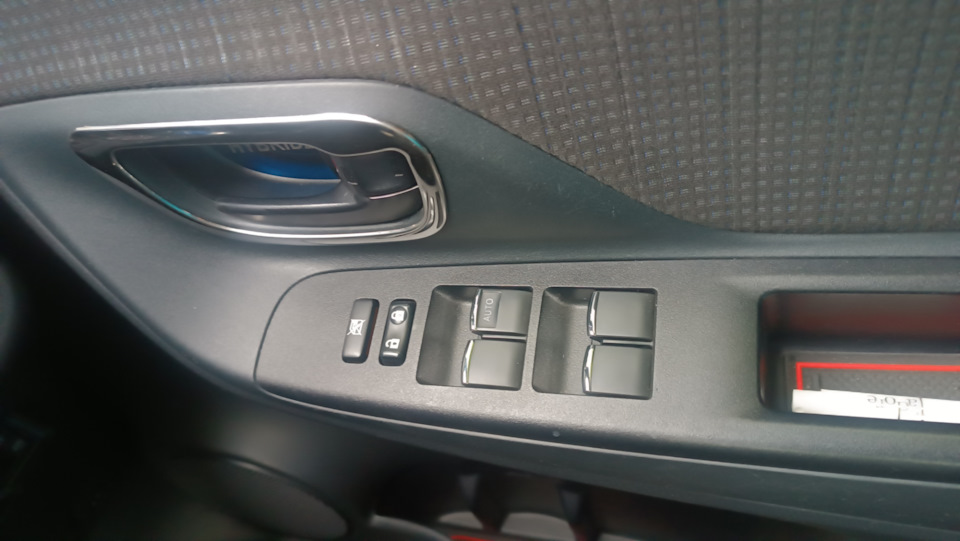 Хром — Toyota Vitz (130), 1,5 л, 2017 года | тюнинг | DRIVE2
