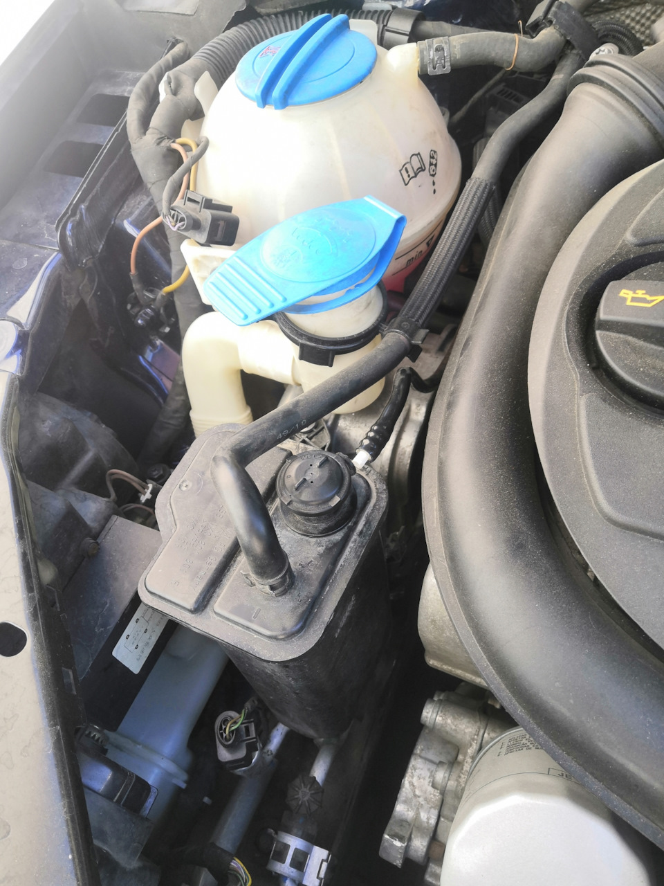 Трубка адсорбера — Volkswagen Jetta VI, 1,4 л, 2011 года | своими ...