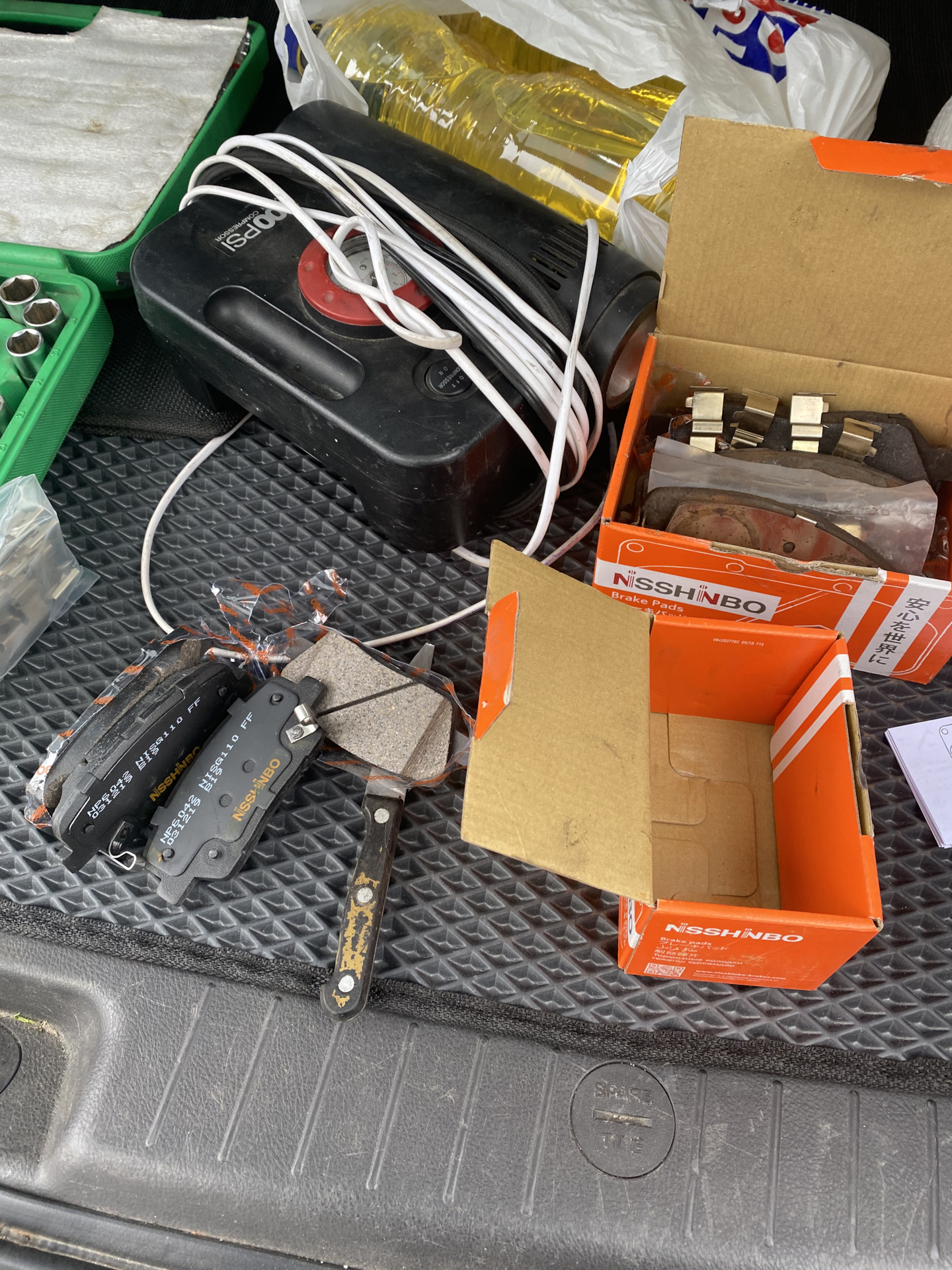 Замена тормозных колодок — Hyundai Santa Fe (2G), 2,2 л., 2011 года ...