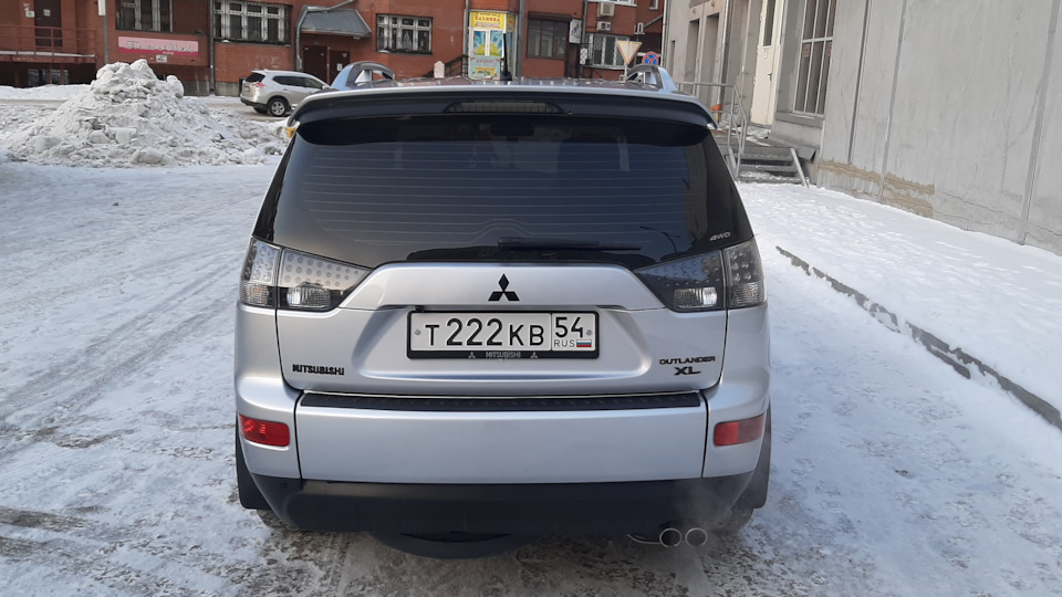 60. Накладка на откидной борт — Mitsubishi Outlander XL, 3 л, 2009 года ...