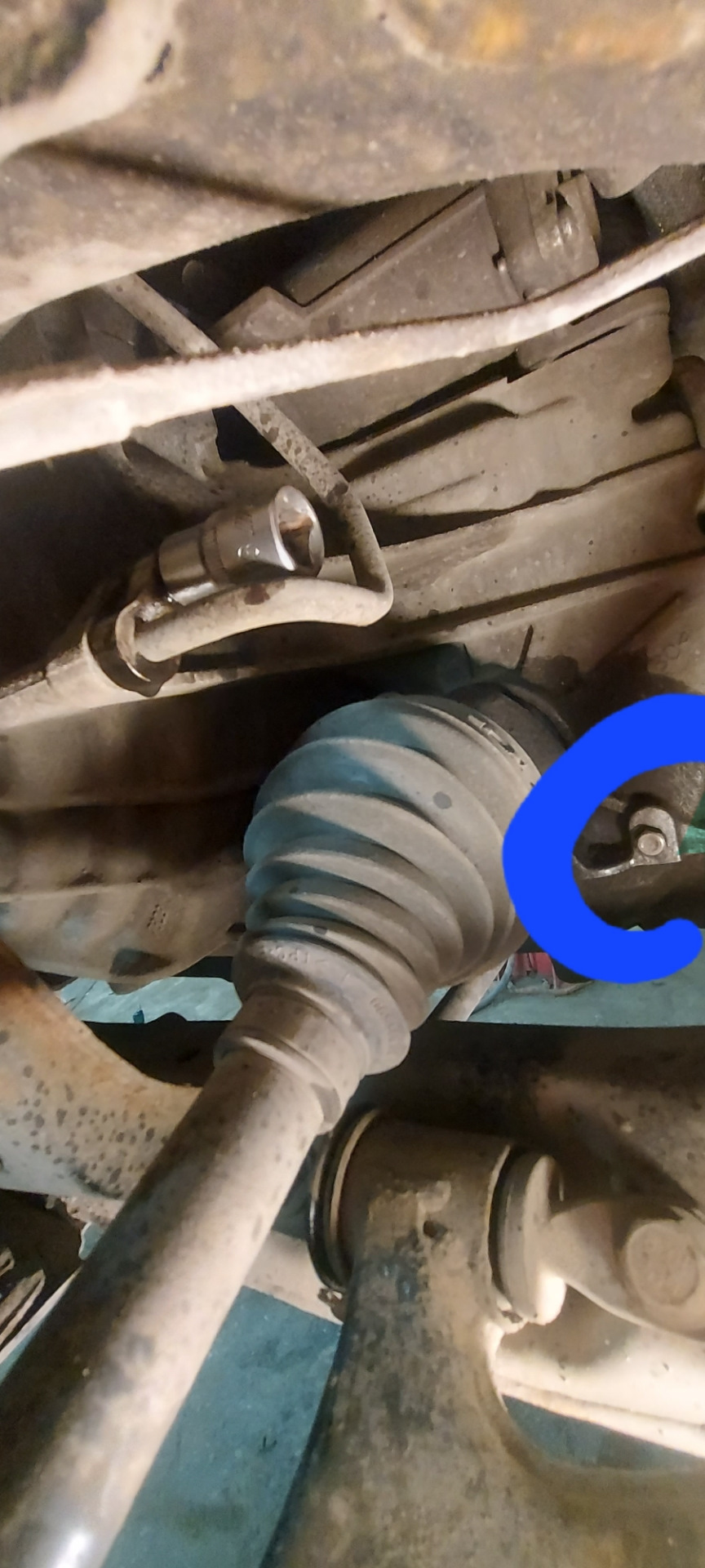 Пробка контроля уровня масла в АКПП — Chevrolet Equinox (3G)