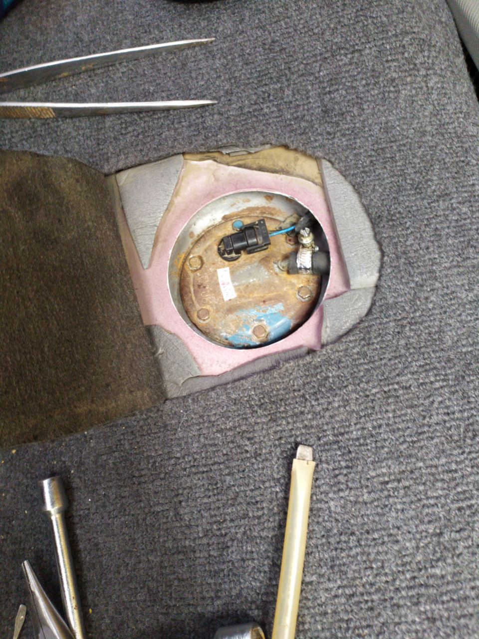 Проверка прокладки бензонасоса от amd — Daewoo Nexia, 1,5 л., 2005 года ...