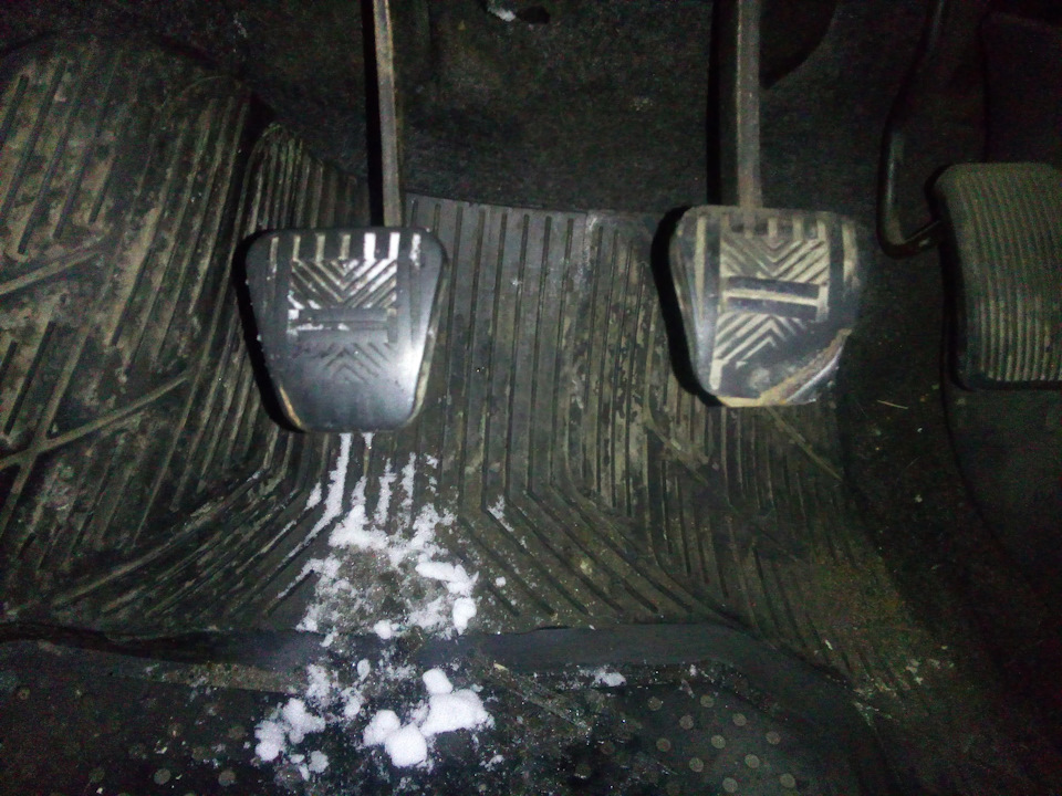 Регулировка сцепления и правая передняя дверь — Lada 2115, 1,5 л, 2002 ...